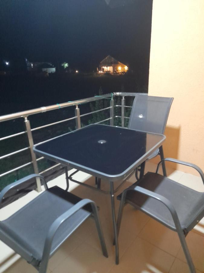 Breti'S Guesthouse Vusanje Ngoại thất bức ảnh