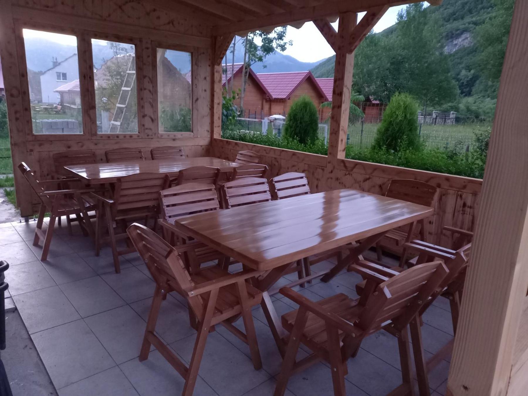 Breti'S Guesthouse Vusanje Ngoại thất bức ảnh
